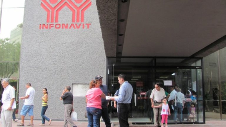 INFONAVIT pone a la venta 3 camionetas con blindaje nivel III