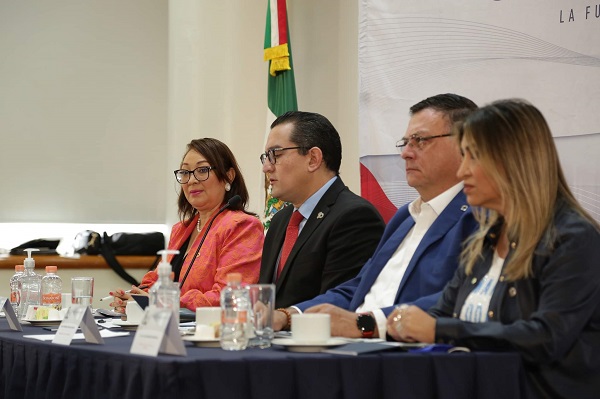 Sufre agroindustria mexicana por escasez de cartón y vidrio