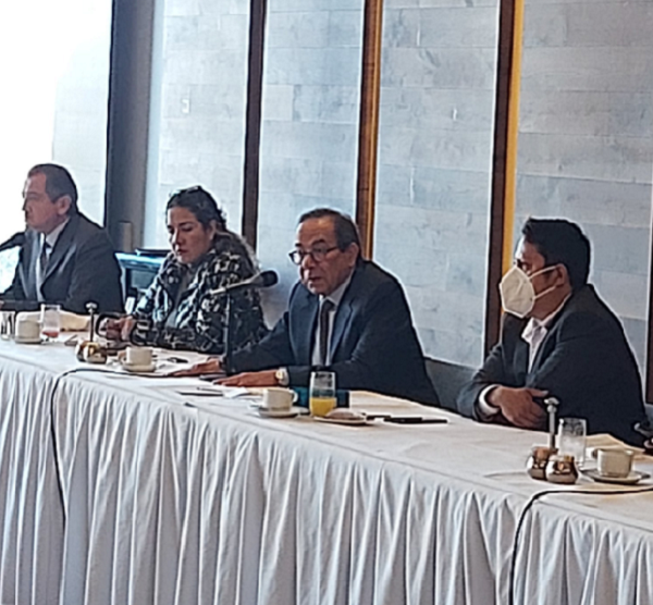 Decisiones políticas correctas impulsan la economía: CCE