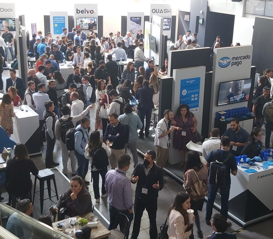 Robaron la atención criptomonedas y servicios financieros personalizados en Finnosummit