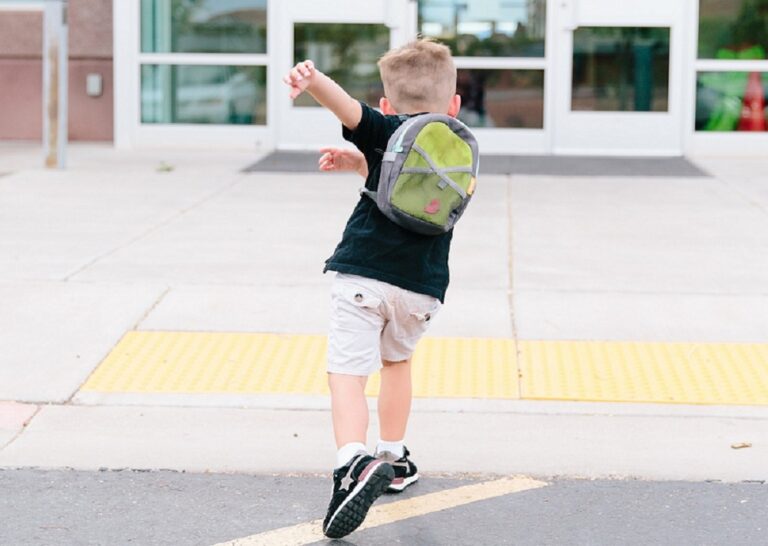 Clases escolares y útiles