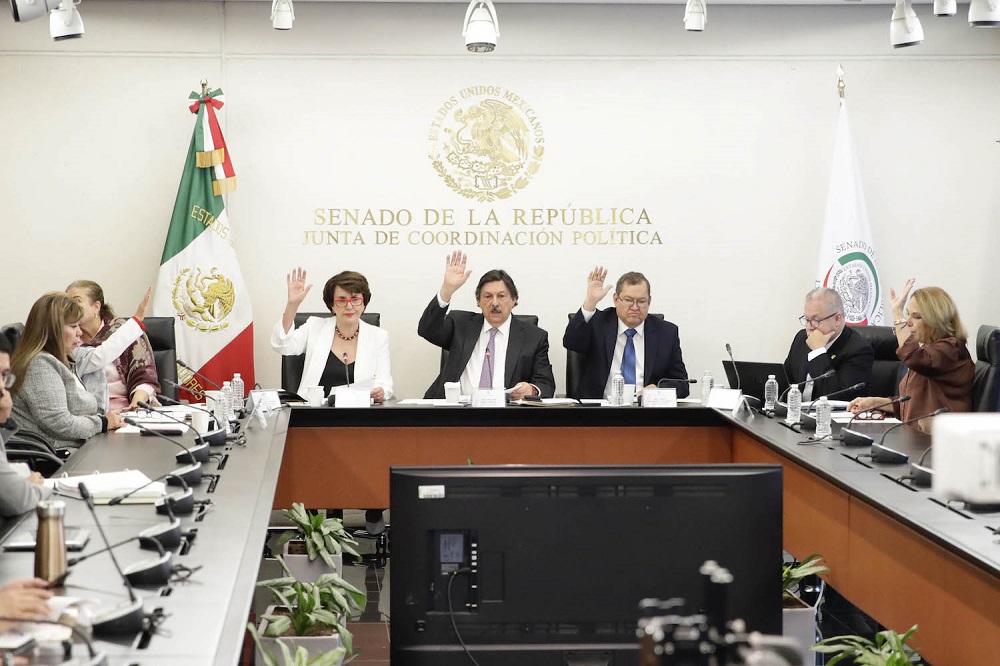 Aguinaldo al doble, avanza en comisión del Senado