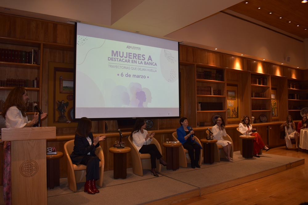 Mujeres y brecha de género