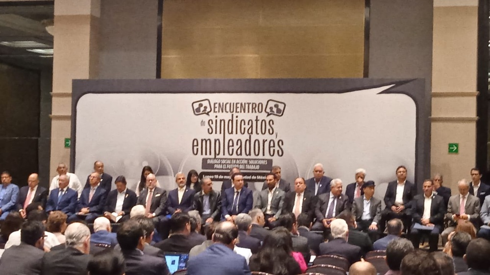 Empresarios y sindicatos van por consejo económico