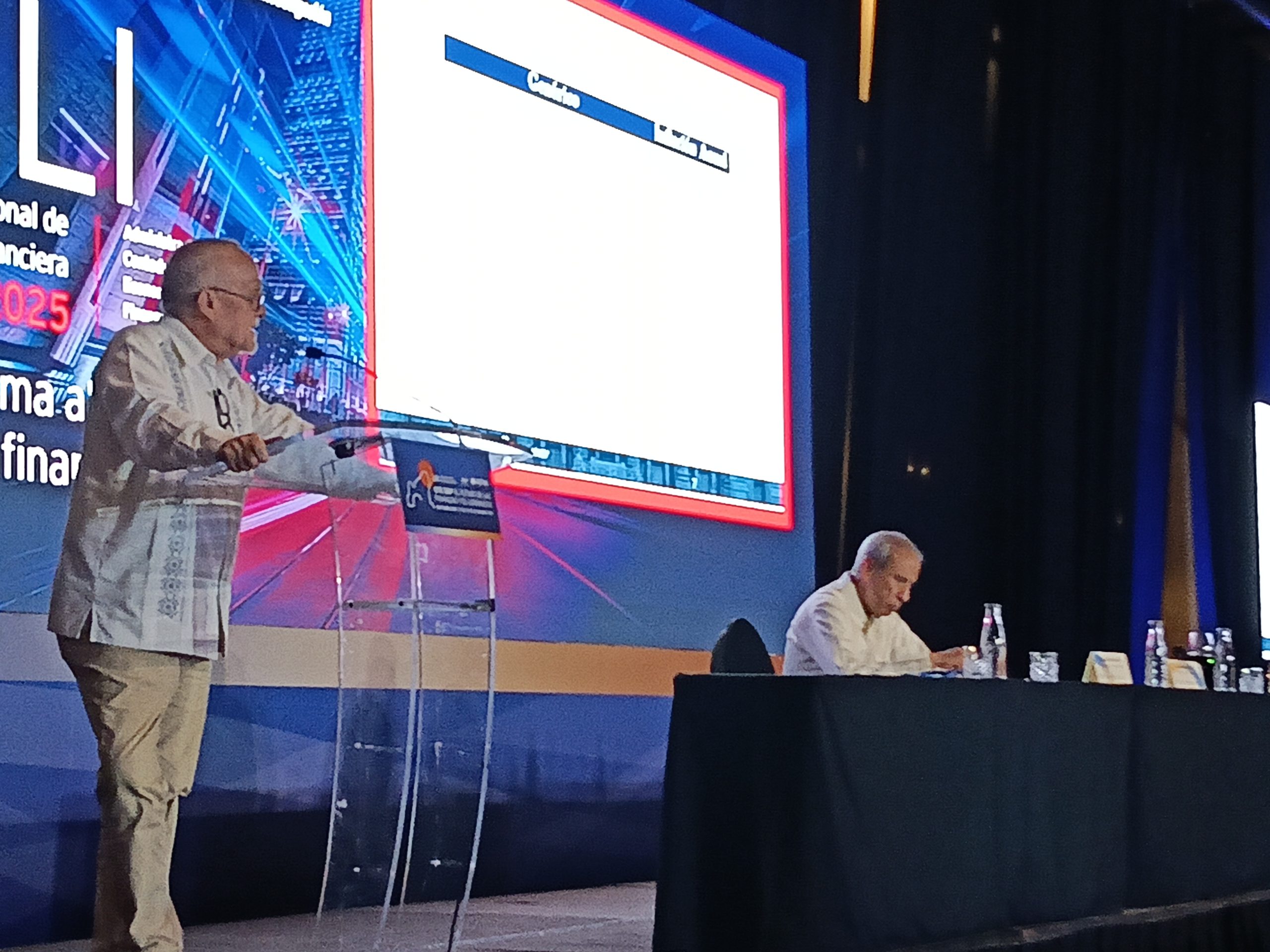 Banco de México bajará 0.25% tasa de interés en Diciembre