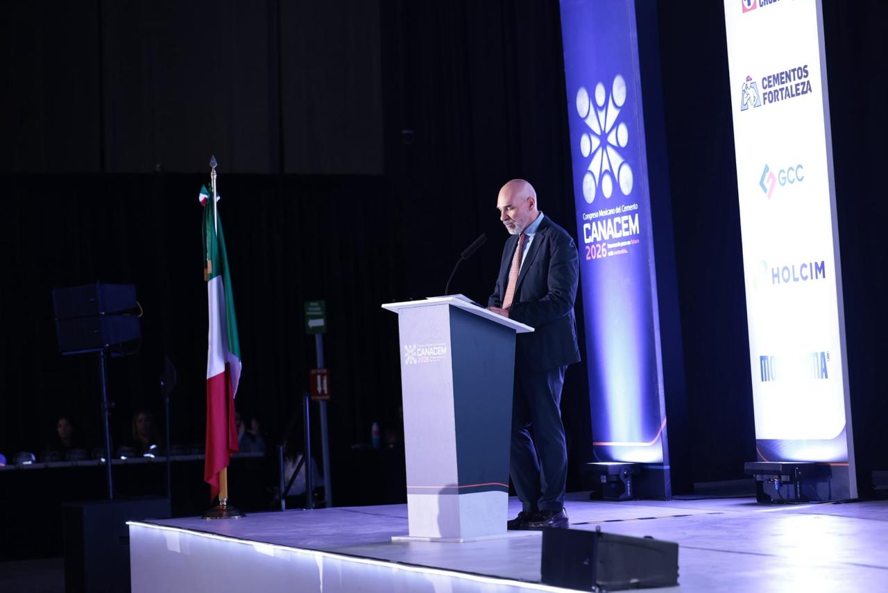 Víctor Hugo Núñez Martínez, Titular de la Unidad Política de Ingresos Tributarios de la SHCP.